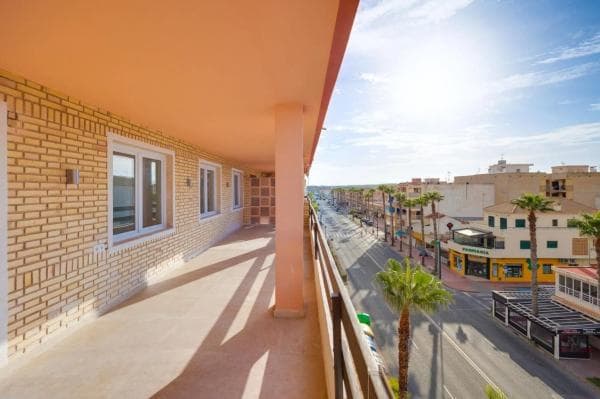Piso en venta en Barrio Playa de los Náufragos, Torrevieja
photo 1