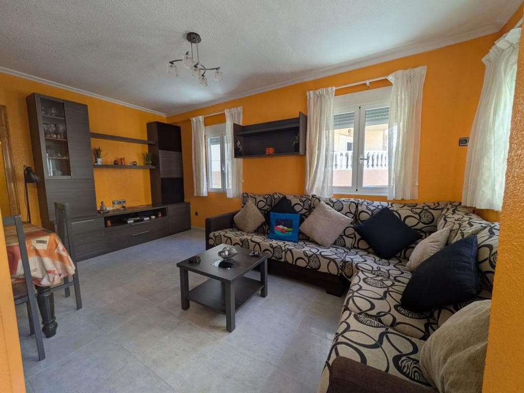 Venta de piso en Avenida del Mediterráneo, Torrevieja
photo 2