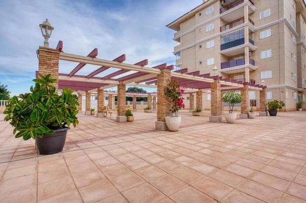 Piso en venta en Avenida Bélgica, Torrevieja
thumbnail 1