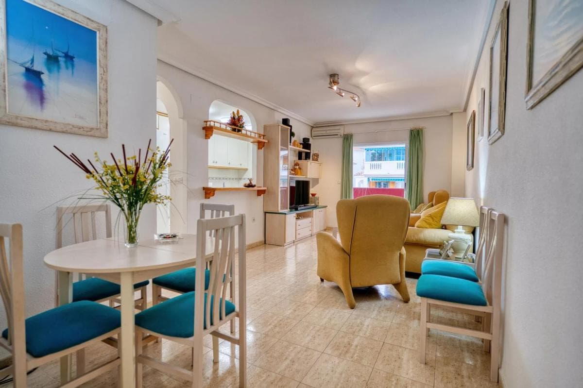 Venta de piso en Avenida Bélgica, Torrevieja
photo 5