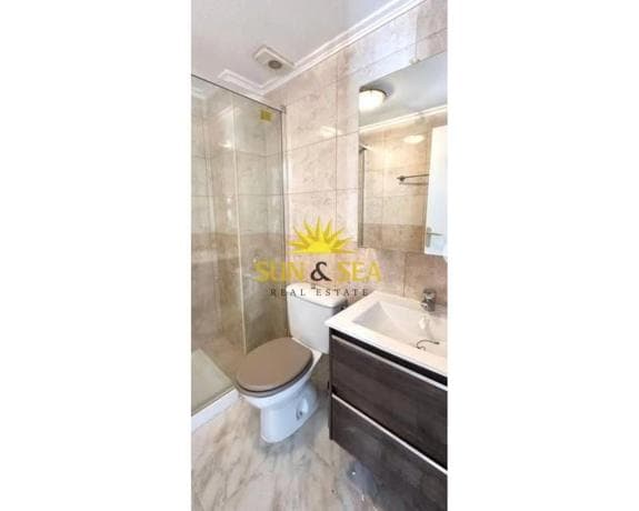 Chalet independiente en venta en Barrio La Siesta - El Salado - Torreta, Torrevieja
thumbnail 2