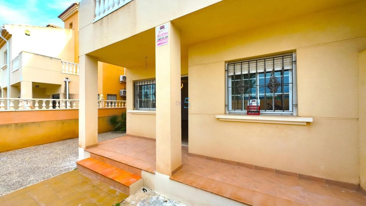 Venta de chalet independiente en Barrio La Siesta - El Salado - Torreta, Torrevieja
photo 2