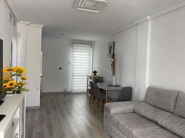 Chalet adosado en venta en Residencial Parque de las Naciones, 10 , Torrevieja thumbnail 2