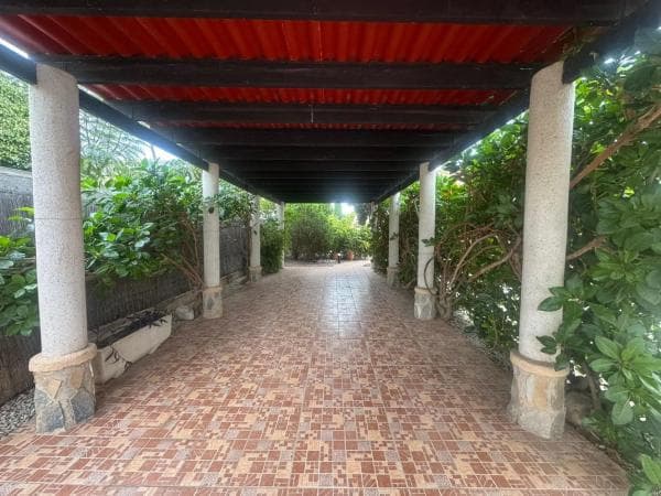 Chalet independiente en venta en Barrio La Siesta - El Salado - Torreta, Torrevieja
thumbnail 1