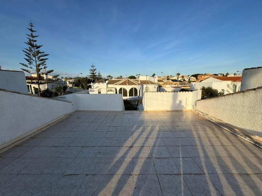 Venta de chalet adosado en Avenida Tobarra, 1146 , Torrevieja photo 5