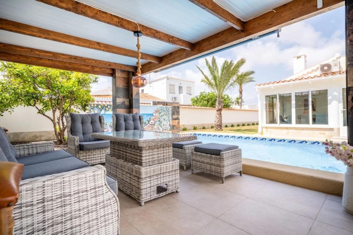 Venta de chalet independiente en Barrio La Siesta - El Salado - Torreta, Torrevieja
photo 4