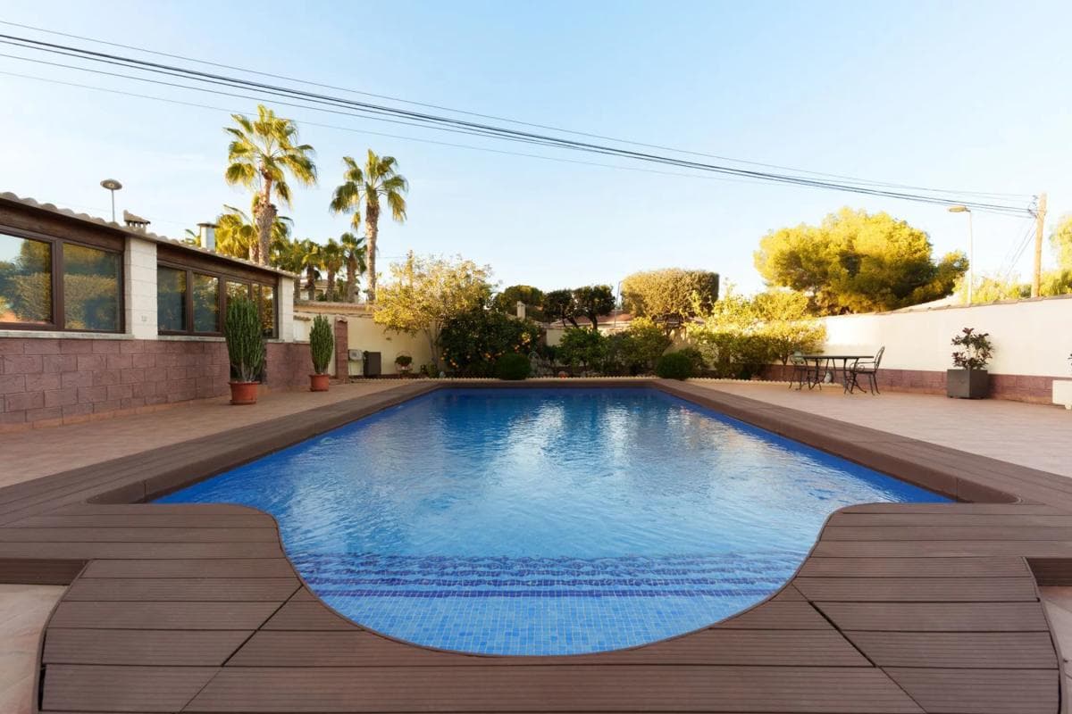 Venta de chalet independiente en Calle Amazonas Bal, Torrevieja
photo 2