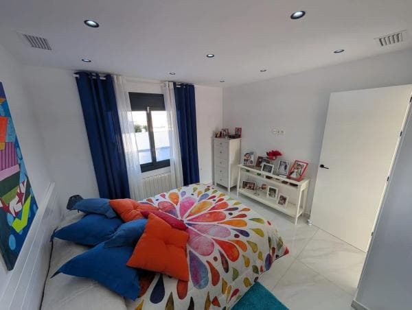 Chalet independiente en venta en Avenida de Torrevieja, 251, Torrevieja
thumbnail 1