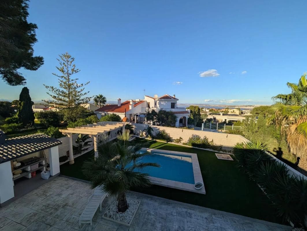 Venta de chalet independiente en Avenida de Torrevieja, 251, Torrevieja
photo 3