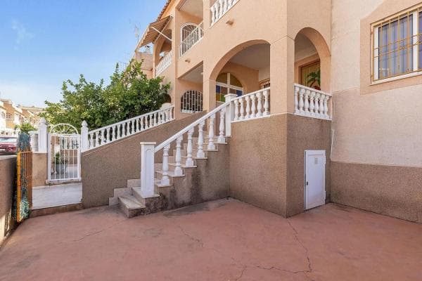 Частный шале на продаже в Calle del Pino, Торревьеха photo 1
