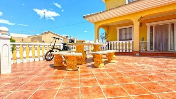 Частный шале на продаже в Calle Levante Bal, 33, Торревьеха thumbnail 2