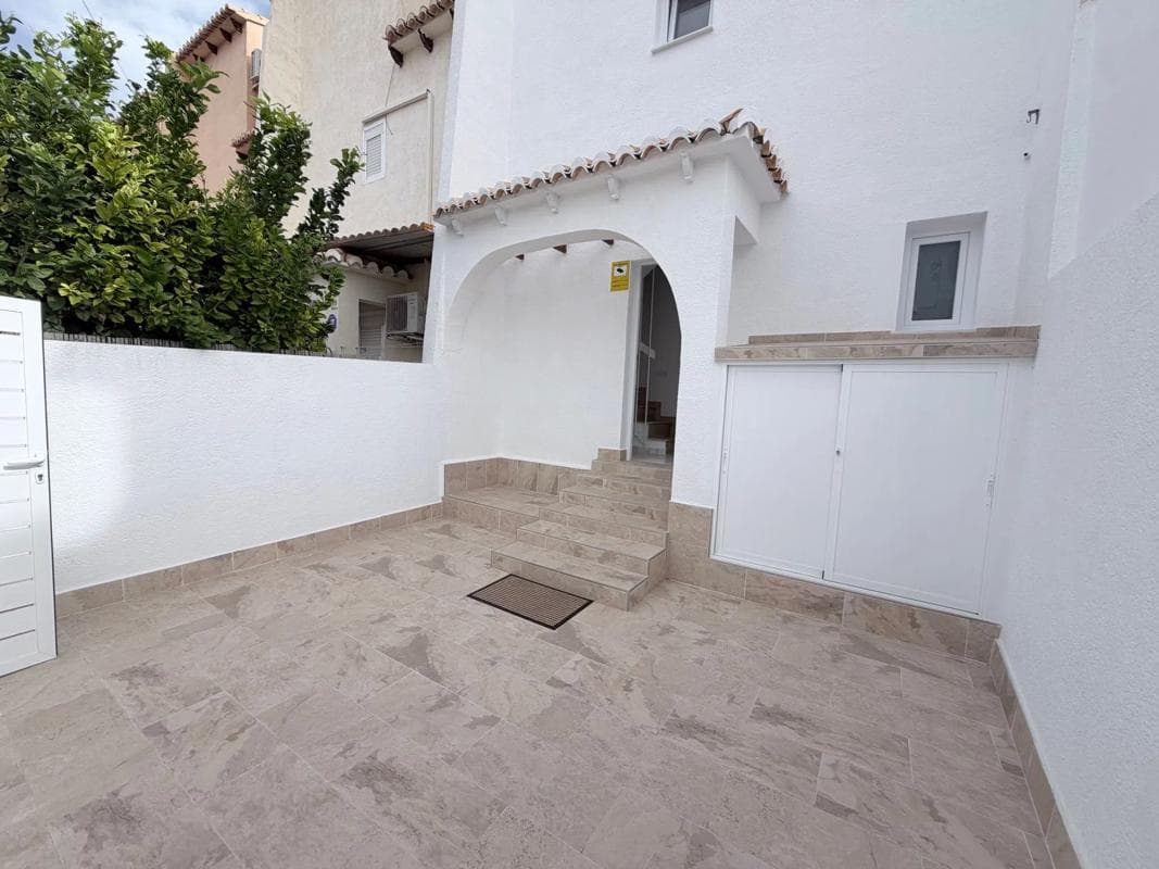 Venta de chalet adosado en Calle Salvador Dalí, 102 , Torrevieja photo 5