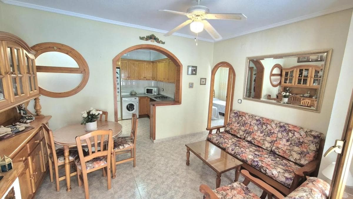 Venta de chalet adosado en Calle Moncayo, 27 , Torrevieja photo 5