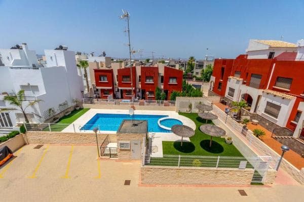 Chalet pareado en calle Gotzone Mora, 17 photo 1