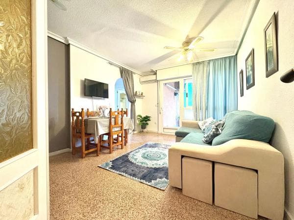 Piso en venta en Calle Mar Baltico, 5, Torrevieja
thumbnail 1