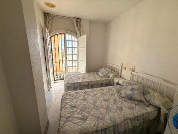 Piso en venta en Avenida Alfredo Nobel, 5, Torrevieja
thumbnail 2