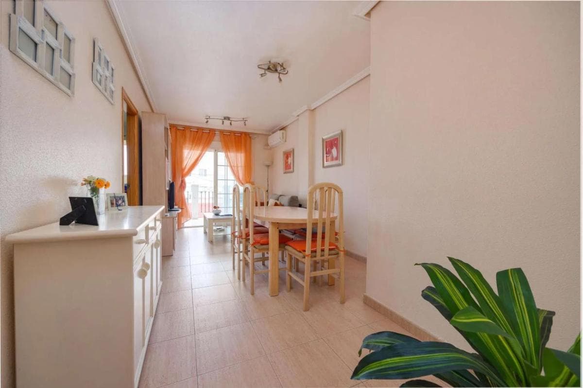Venta de piso en Calle Virgen de la Paloma, Torrevieja
photo 4