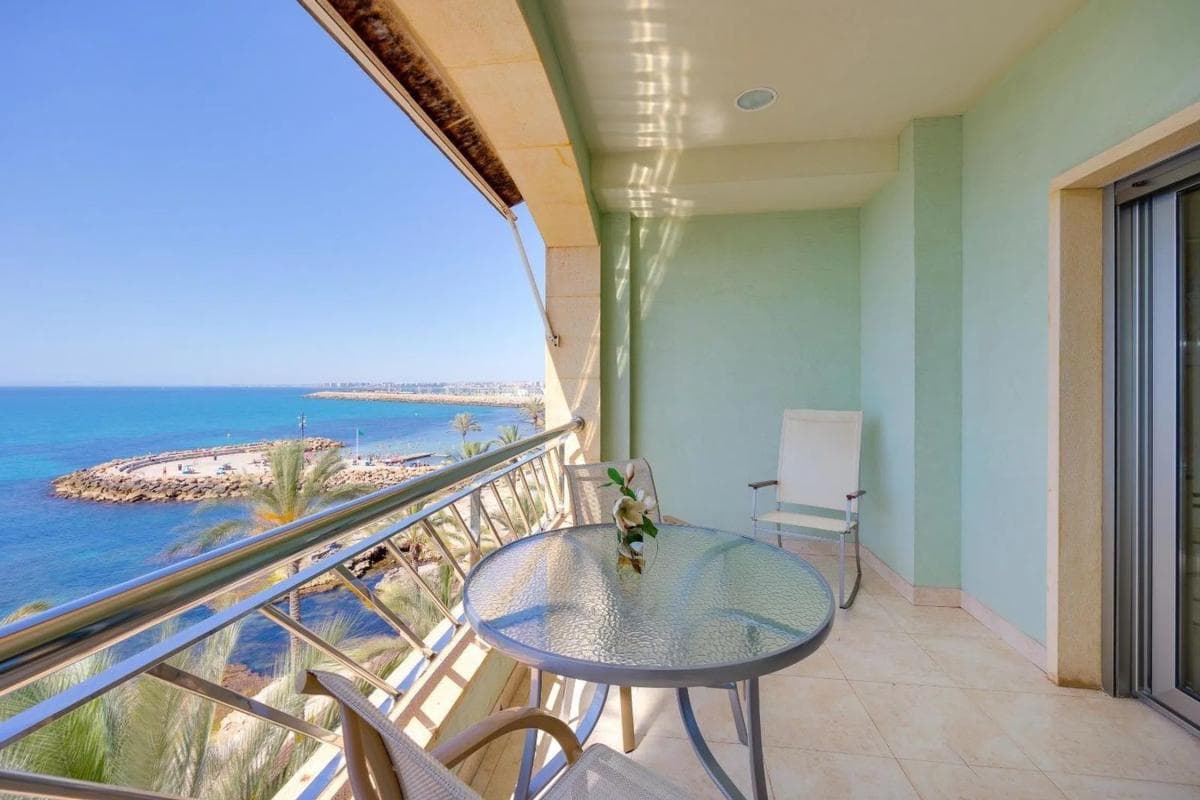 Venta de piso en Barrio Las Piscinas Naturales, Torrevieja
photo 2
