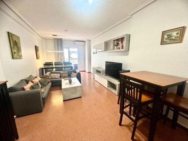 Piso en venta en Barrio Las Piscinas Naturales, Torrevieja
thumbnail 1