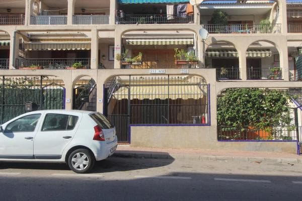Piso en venta en Avenida Diego Ramírez Pastor, 241, Torrevieja
thumbnail 1