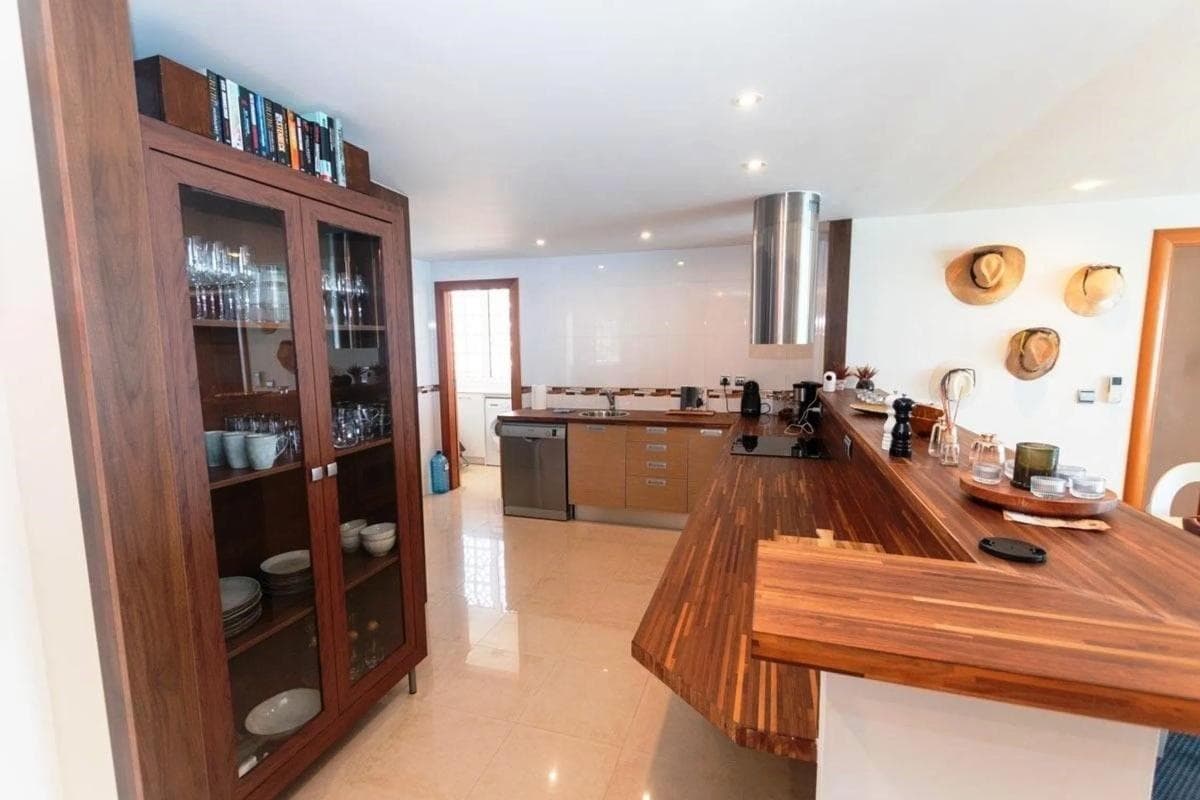 Sale of apartment in Barrio Playa del Cura, Torrevieja
photo 2