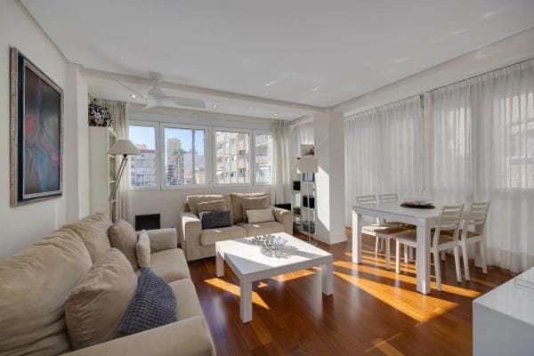 Piso en venta en Calle de Pedro Lorca, 57, Torrevieja
thumbnail 2
