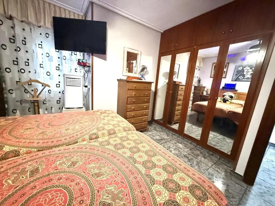 Venta de piso en Calle Ramón Gallud, Torrevieja
photo 4