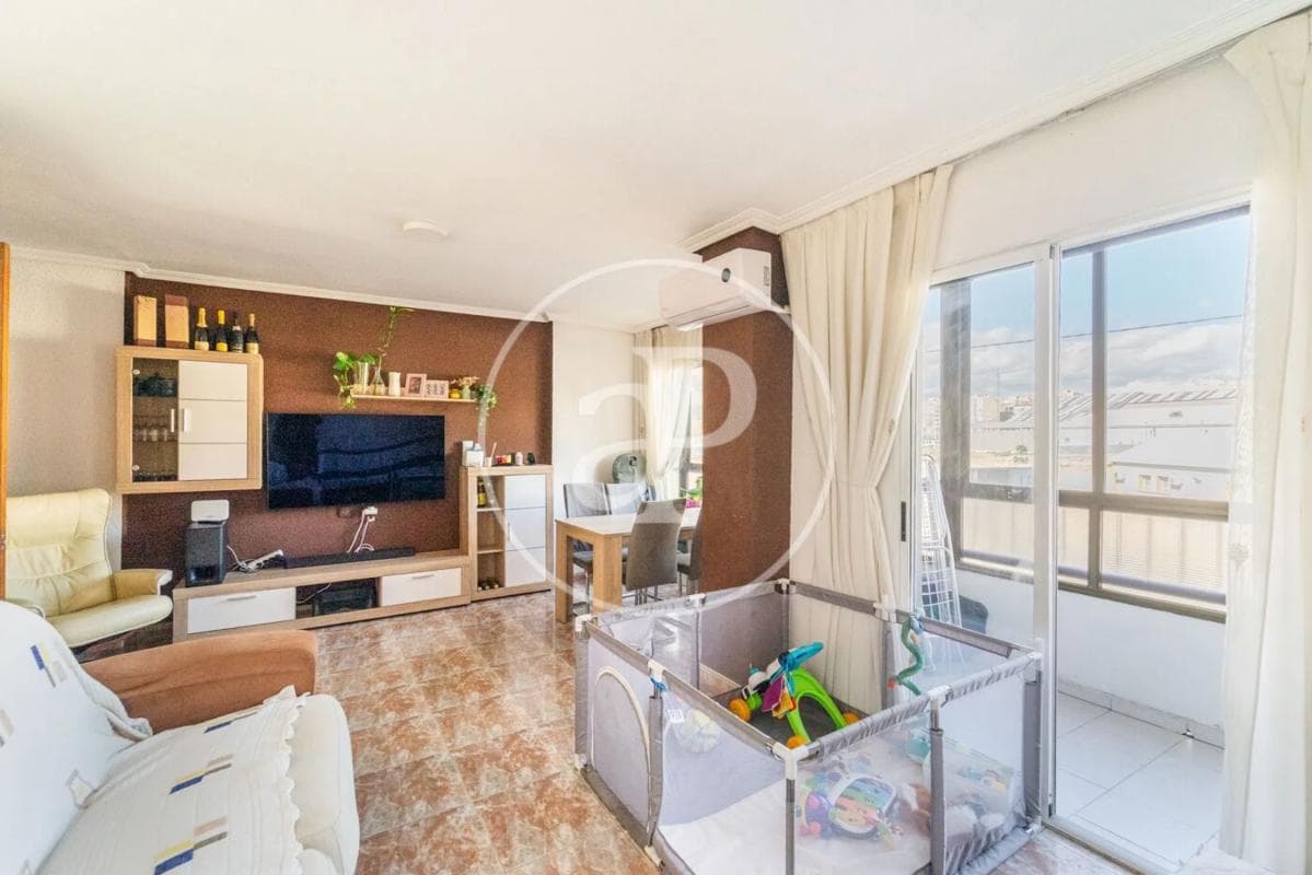 Venta de piso en Barrio Benalúa, Alicante / Alacant
photo 3