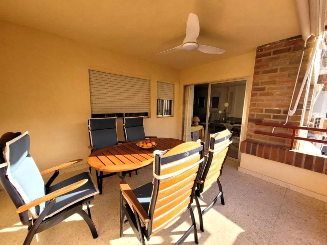 Venta de piso en Calle Victoria Kent Siano, Alicante / Alacant
photo 2