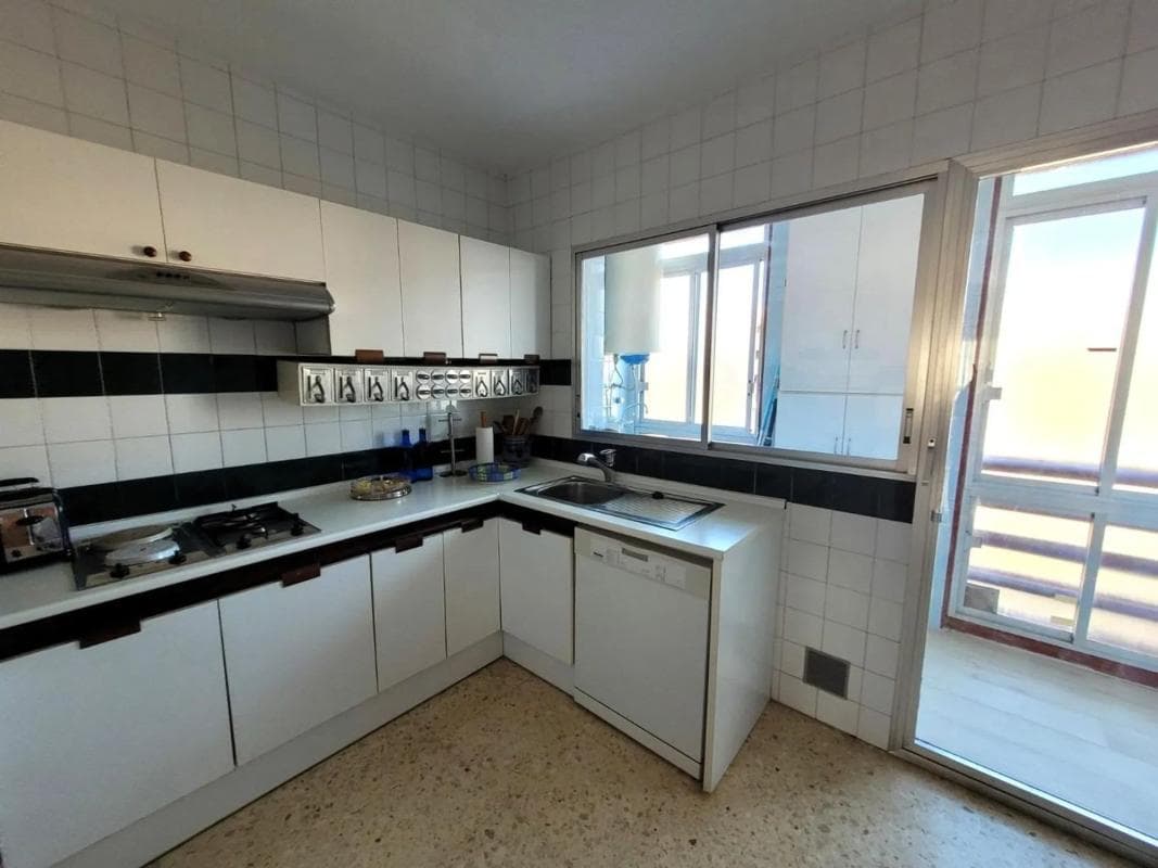 Venta de piso en Calle Victoria Kent Siano, Alicante / Alacant
photo 4