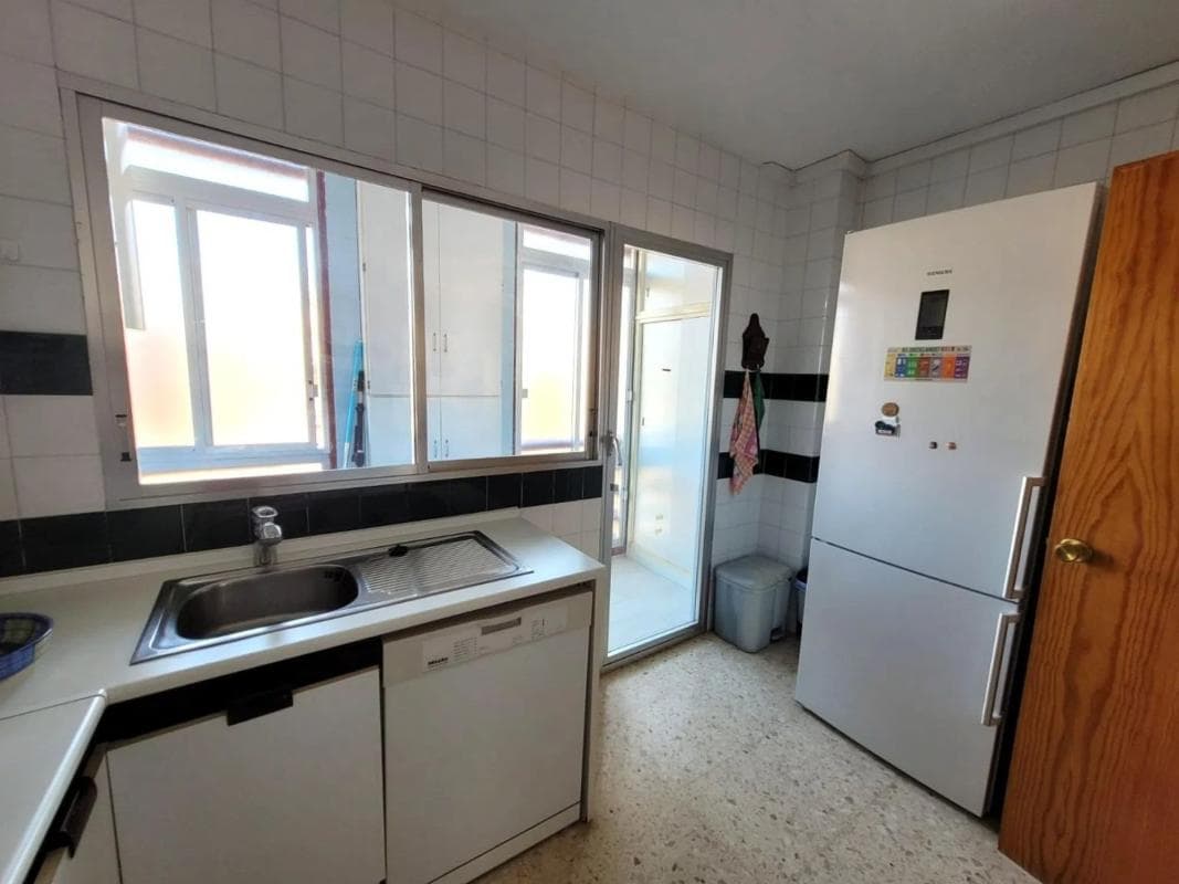 Venta de piso en Calle Victoria Kent Siano, Alicante / Alacant
photo 5