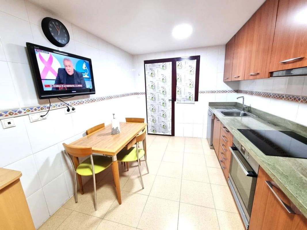 Venta de piso en Calle Astrónomo Comas Sola, 2 a, Alicante / Alacant
photo 4
