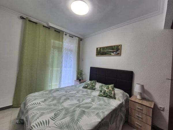 Piso en venta en Plaza Navarro Rodrigo s/n, Alicante / Alacant
photo 1