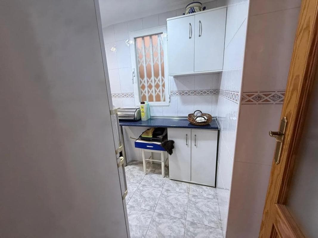 Venta de piso en Barrio Carolinas Altas, Alicante / Alacant
photo 2