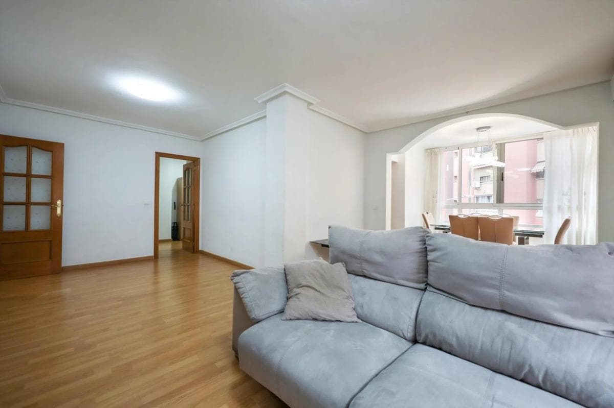 Venta de piso en Calle de la Primavera, Alicante / Alacant
photo 3