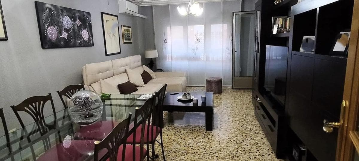 Venta de piso en Barrio Campoamor, Alicante / Alacant
photo 2