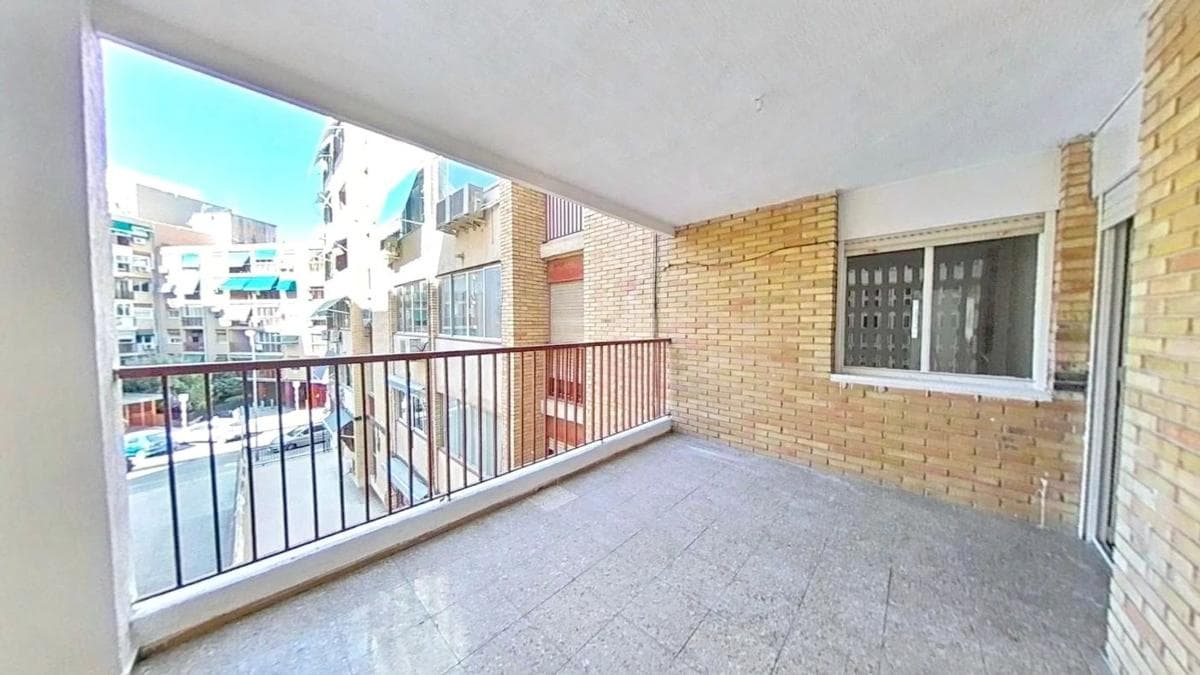 Venta de piso en Barrio Altozano, Alicante / Alacant
photo 3