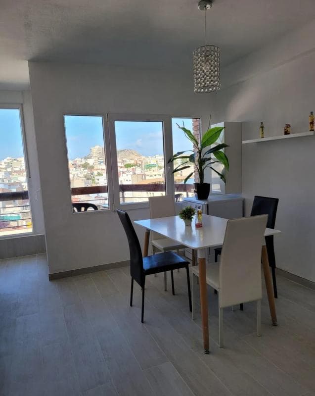 Venta de piso en Barrio Campoamor, Alicante / Alacant
photo 4