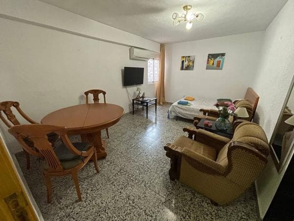 Piso en venta en Barrio Carolinas Bajas, Alicante / Alacant
thumbnail 2