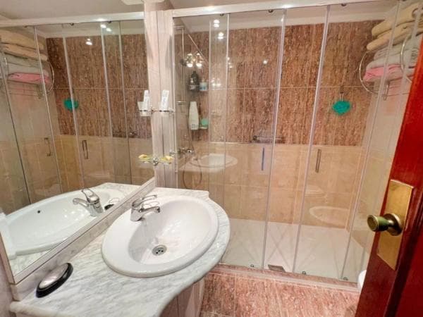 Piso en venta en Plaza Paseíto Ramiro, 3, Alicante / Alacant
thumbnail 2