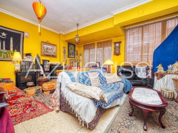 Apartment for sale in Calle Pintor Lorenzo Casanova, Alicante thumbnail 1