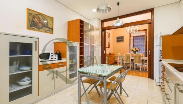 Apartment for sale in Barrio Centro Tradicional, Alicante photo 1