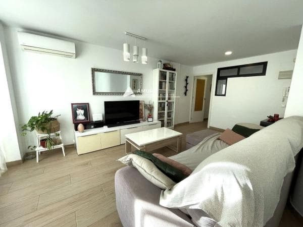 Apartment for sale in Calle del Capitán Segarra, Alicante thumbnail 1