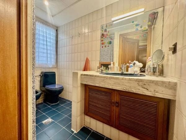 Apartment for sale in Calle san fernando, Alicante thumbnail 2