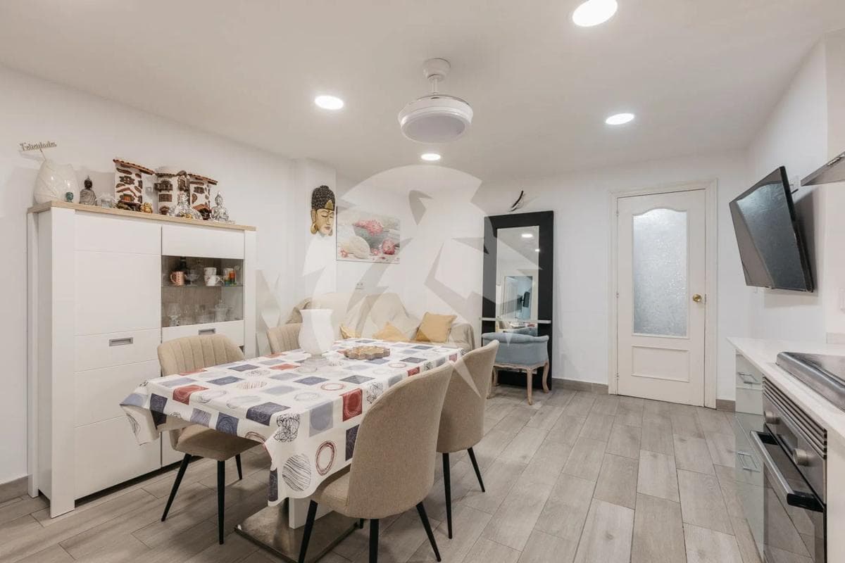Venta de piso en Calle José Gutiérrez Petén, Alicante / Alacant
photo 2