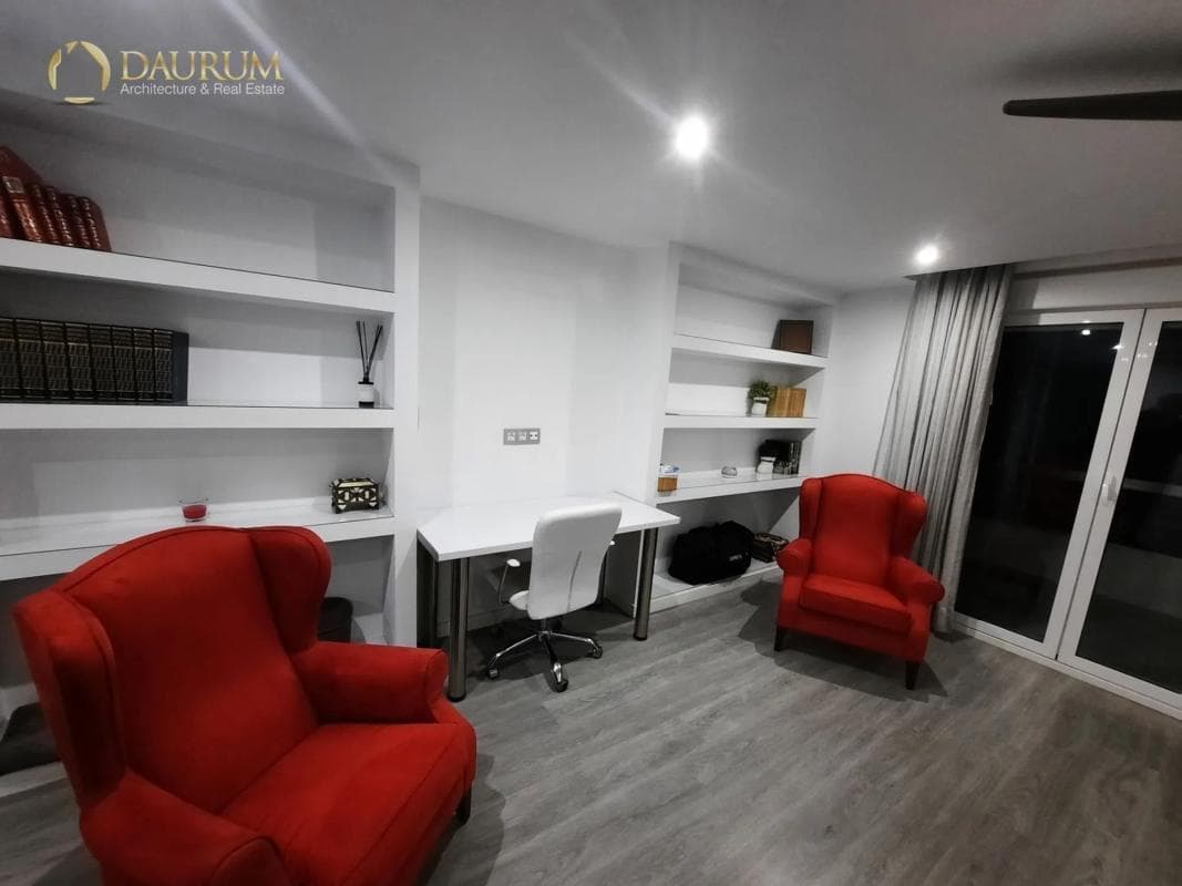 Sale of apartment in Calle de Ángel Lozano, Alicante
photo 2
