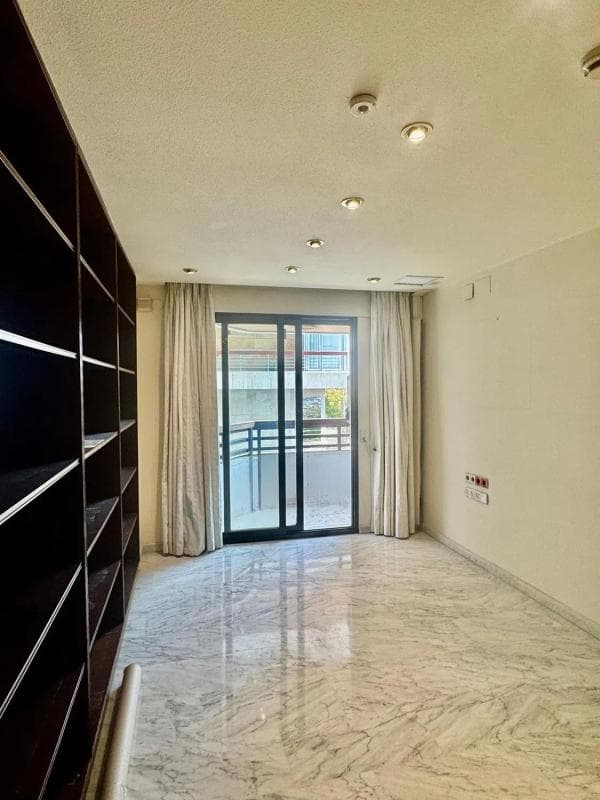 Venta de piso en Avenida de Ramón y Cajal, 7, Alicante / Alacant
photo 4