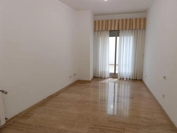Piso en venta en Avenida de la Constitución, Alicante / Alacant
thumbnail 1