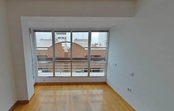 Piso en venta en Avenida de Ramón y Cajal, Alicante / Alacant
photo 1