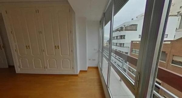 Piso en venta en Avenida de Ramón y Cajal, Alicante / Alacant
thumbnail 1